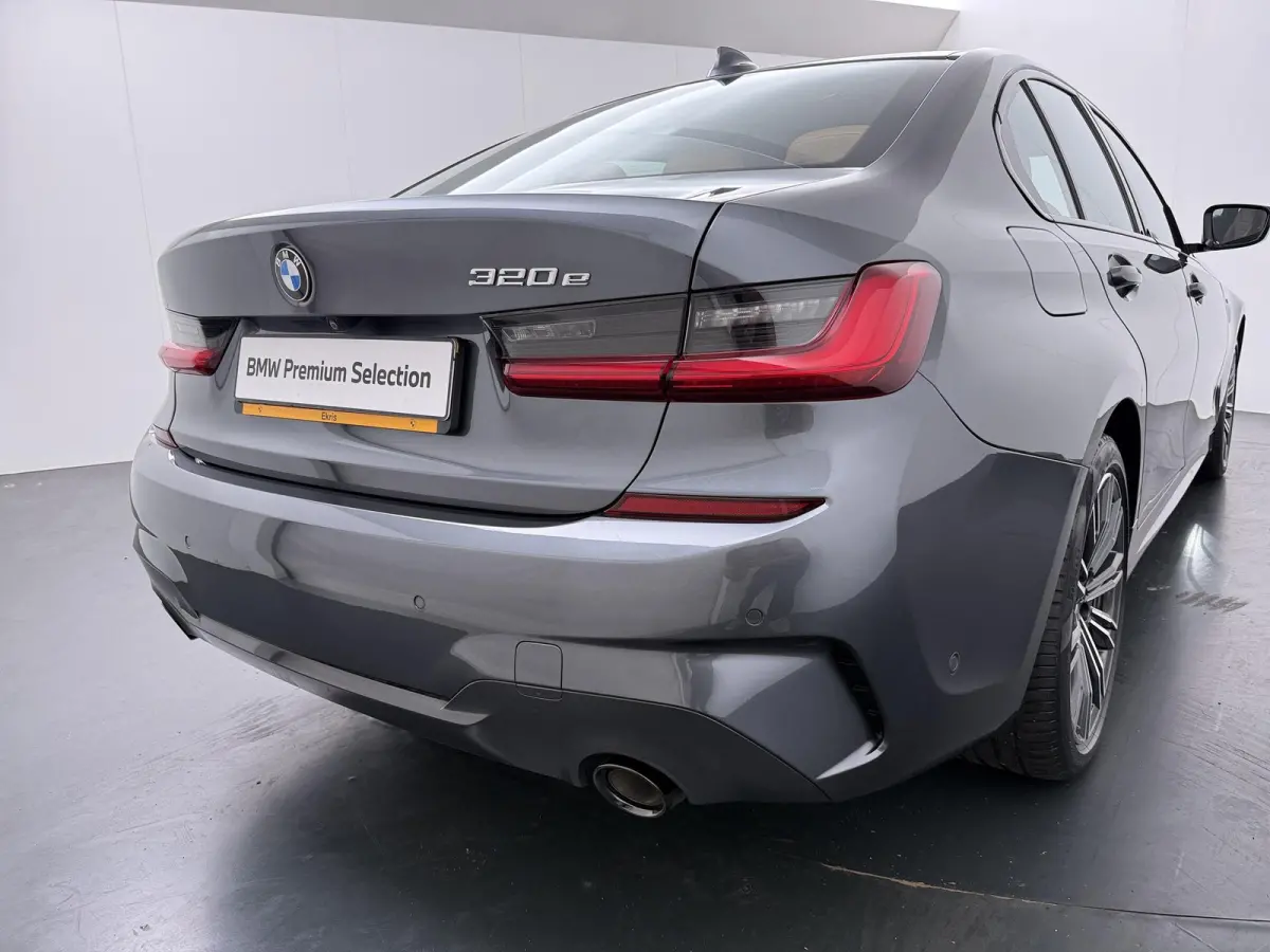 320e Business Edition Plus | SoH 88% | Comforttoegang | Stuur- stoelverwarming | Laserlicht | Head-Up Display |