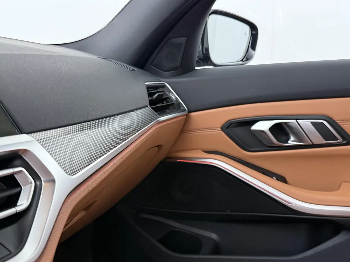320e Business Edition Plus | SoH 88% | Comforttoegang | Stuur- stoelverwarming | Laserlicht | Head-Up Display |
