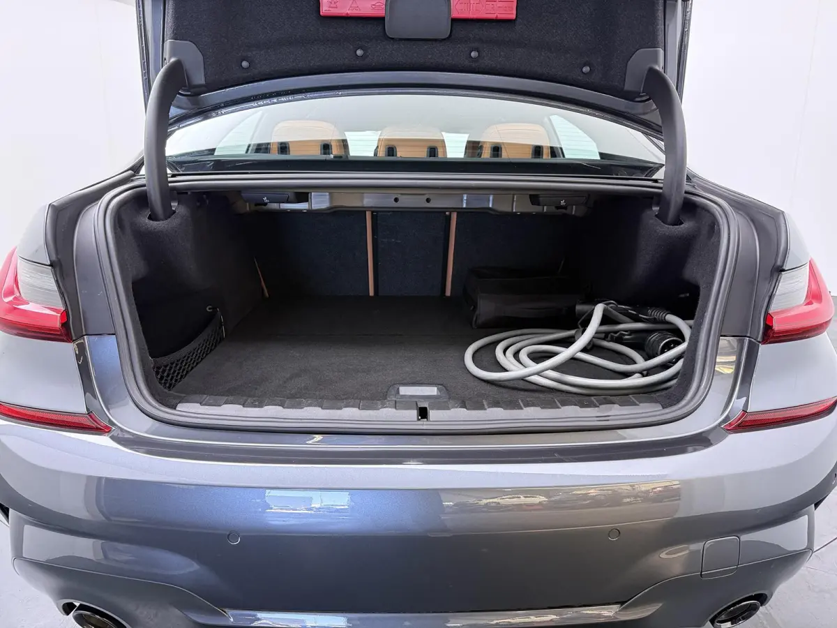 320e Business Edition Plus | SoH 88% | Comforttoegang | Stuur- stoelverwarming | Laserlicht | Head-Up Display |