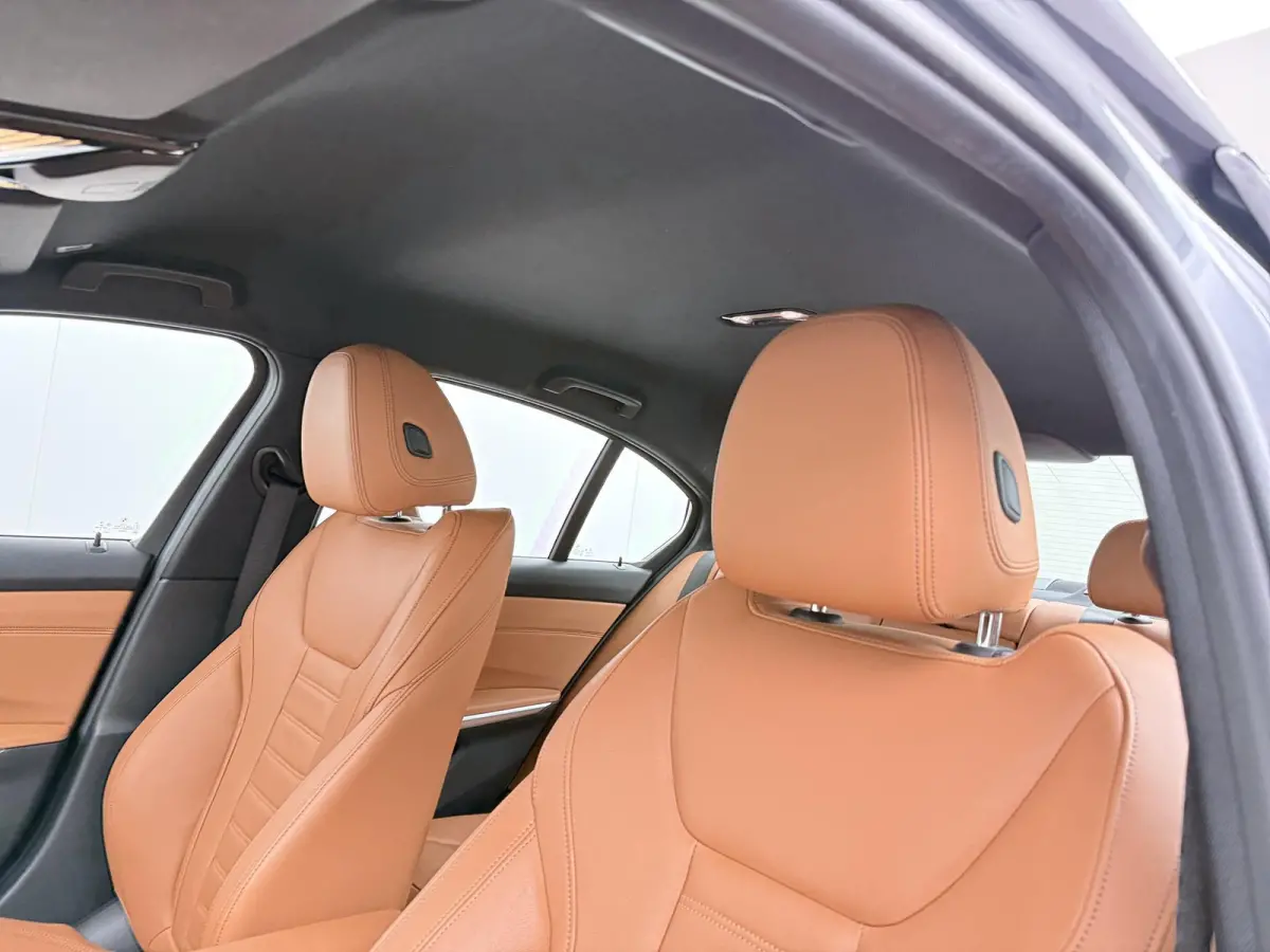 320e Business Edition Plus | SoH 88% | Comforttoegang | Stuur- stoelverwarming | Laserlicht | Head-Up Display |