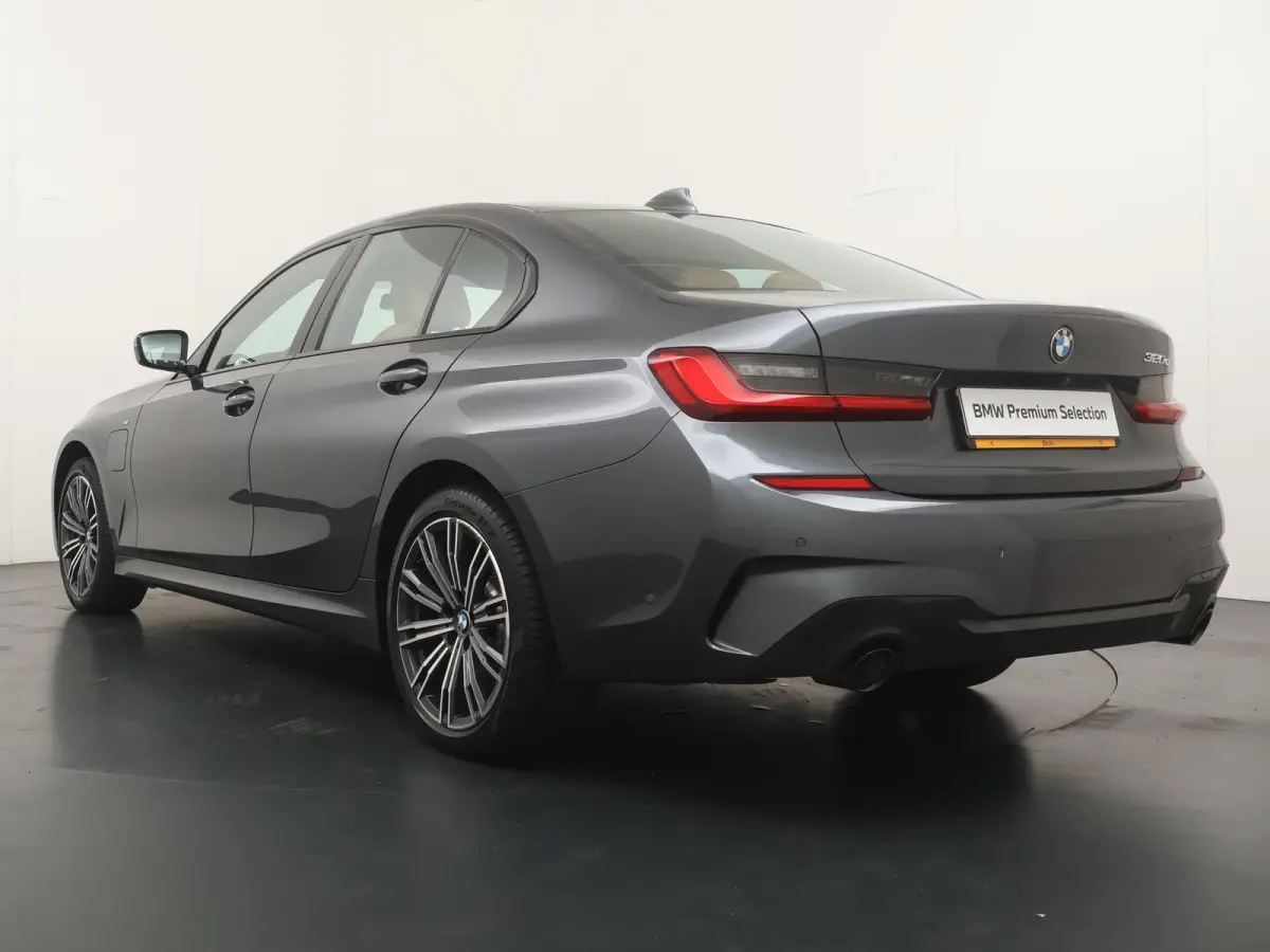 320e Business Edition Plus | SoH 88% | Comforttoegang | Stuur- stoelverwarming | Laserlicht | Head-Up Display |