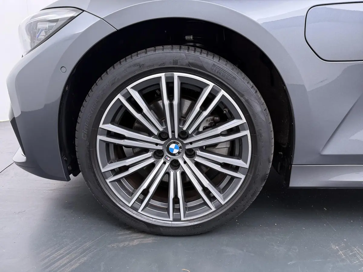 320e Business Edition Plus | SoH 88% | Comforttoegang | Stuur- stoelverwarming | Laserlicht | Head-Up Display |