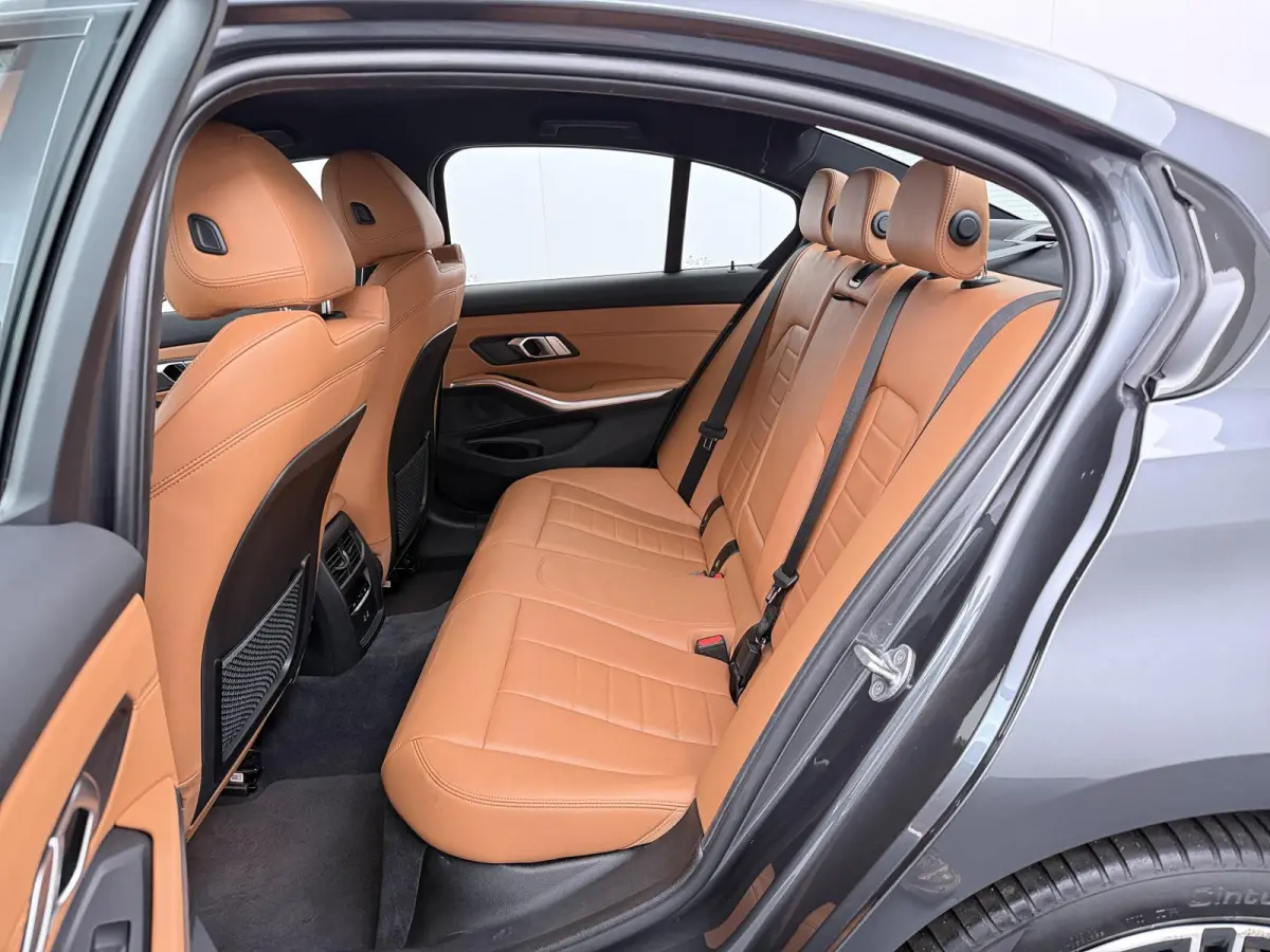 320e Business Edition Plus | SoH 88% | Comforttoegang | Stuur- stoelverwarming | Laserlicht | Head-Up Display |