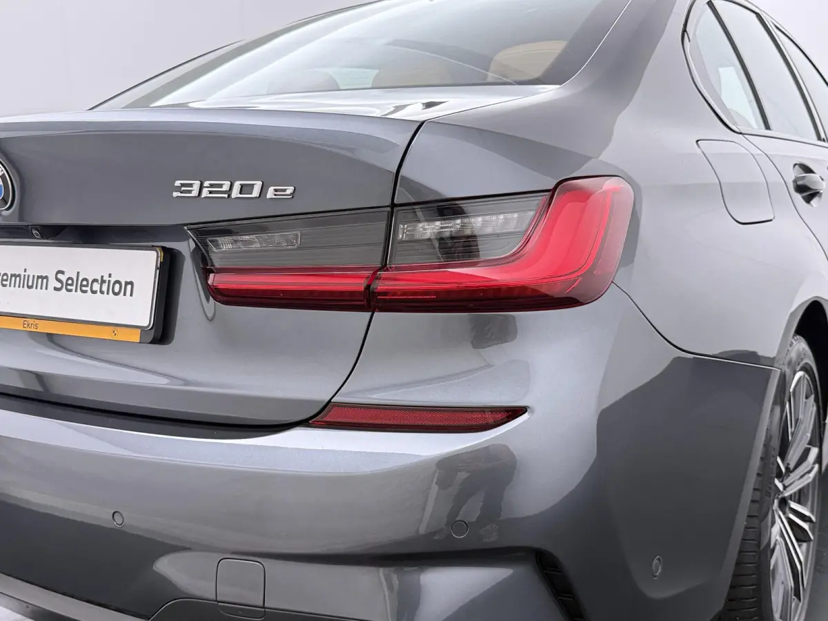 320e Business Edition Plus | SoH 88% | Comforttoegang | Stuur- stoelverwarming | Laserlicht | Head-Up Display |