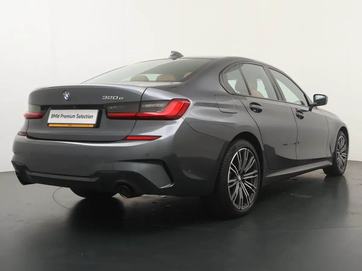 320e Business Edition Plus | SoH 88% | Comforttoegang | Stuur- stoelverwarming | Laserlicht | Head-Up Display |