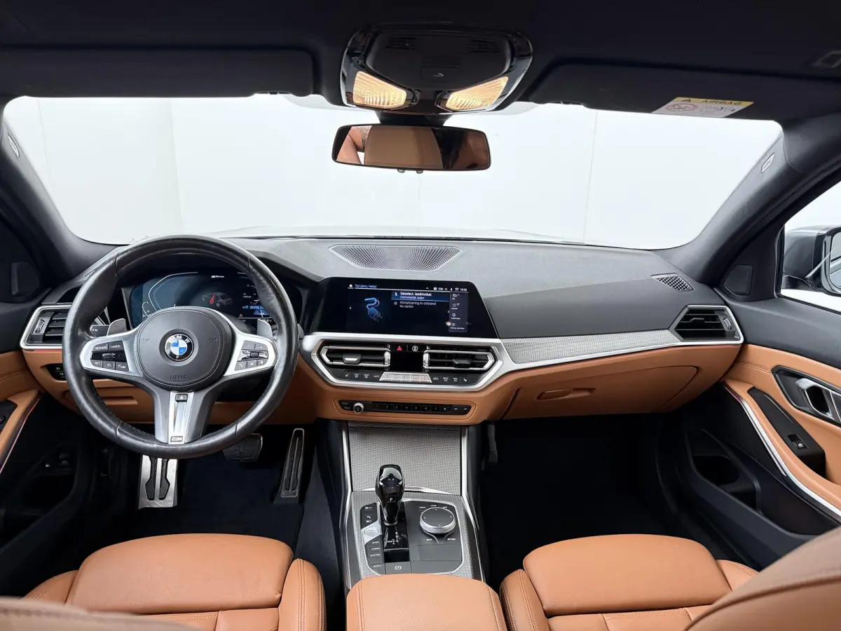 320e Business Edition Plus | SoH 88% | Comforttoegang | Stuur- stoelverwarming | Laserlicht | Head-Up Display |