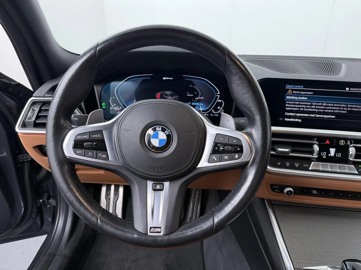320e Business Edition Plus | SoH 88% | Comforttoegang | Stuur- stoelverwarming | Laserlicht | Head-Up Display |