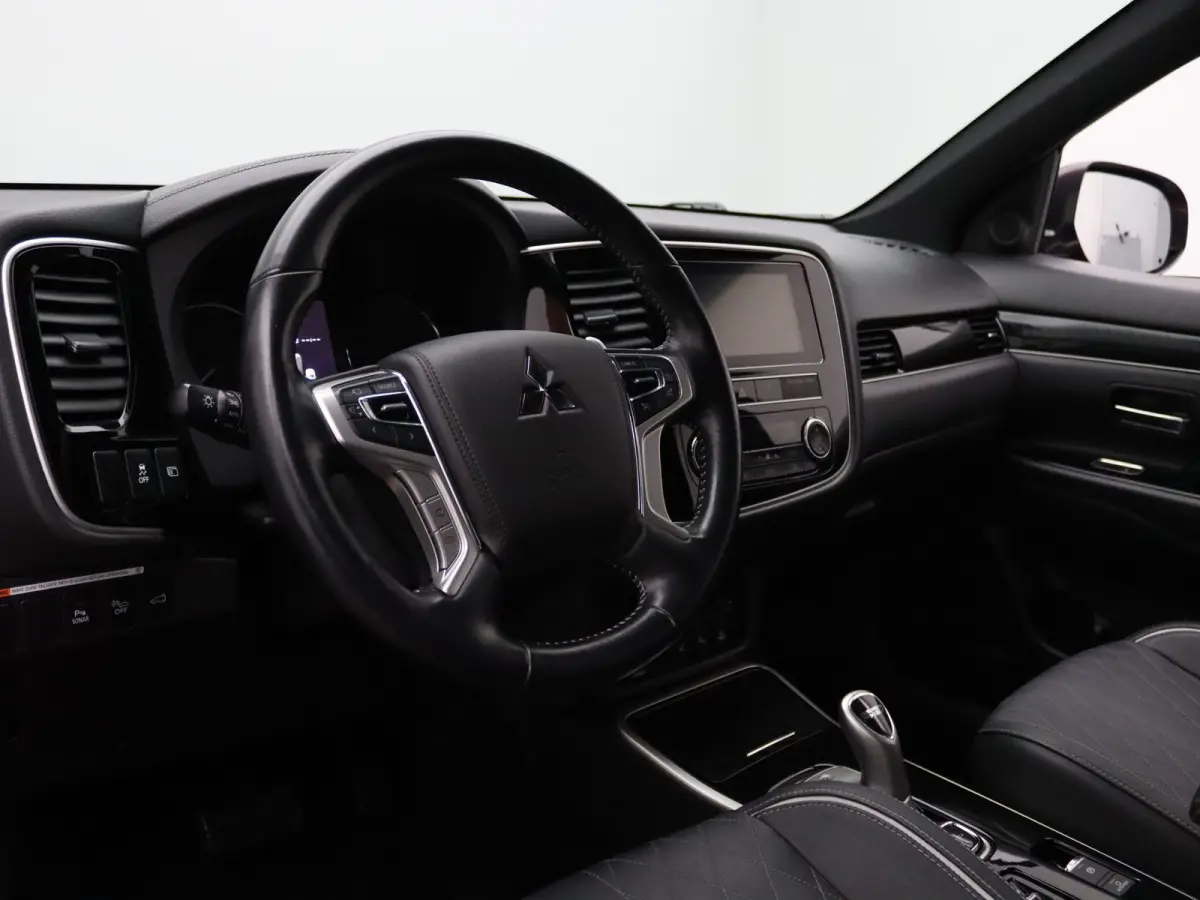 224pk PHEV Instyle Apple Carplay/Android Auto | Climate