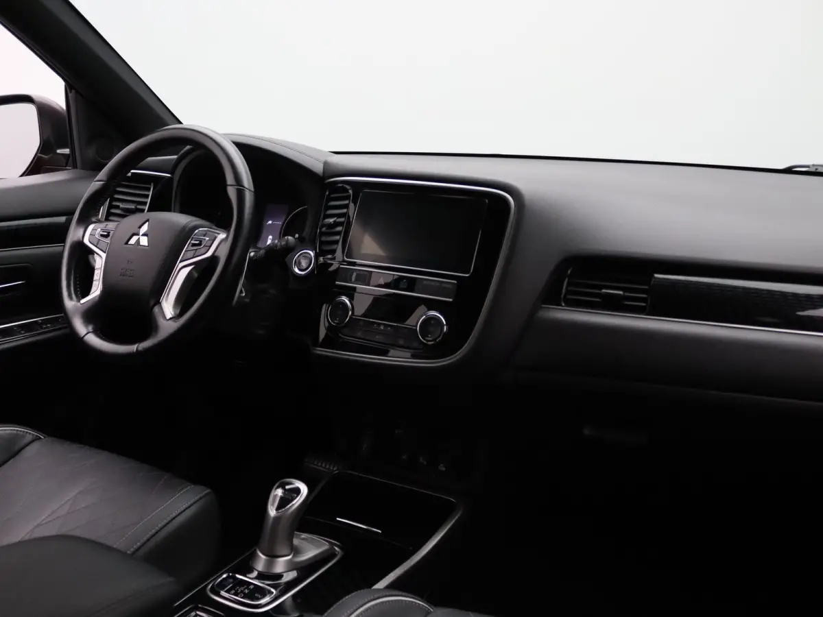 224pk PHEV Instyle Apple Carplay/Android Auto | Climate
