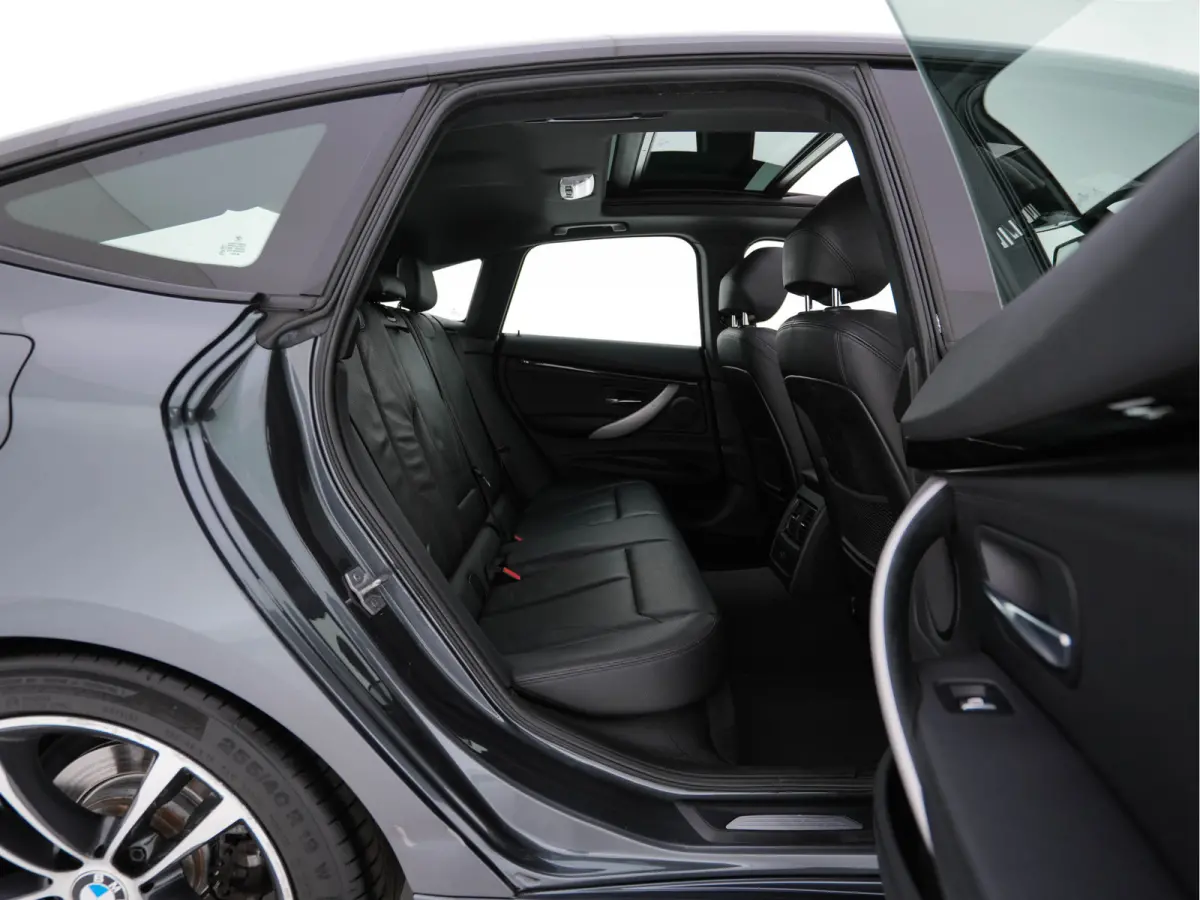 320i M-Sportpack High-Executive Aut. *PANO | LEATHER | FULL-LED | NAVI-FULLMAP | HEATED-SPORTSEATS | HIFI-SOUND | SHIFTPADDLES | ECC | PDC | CRUISE | 19''ALU*