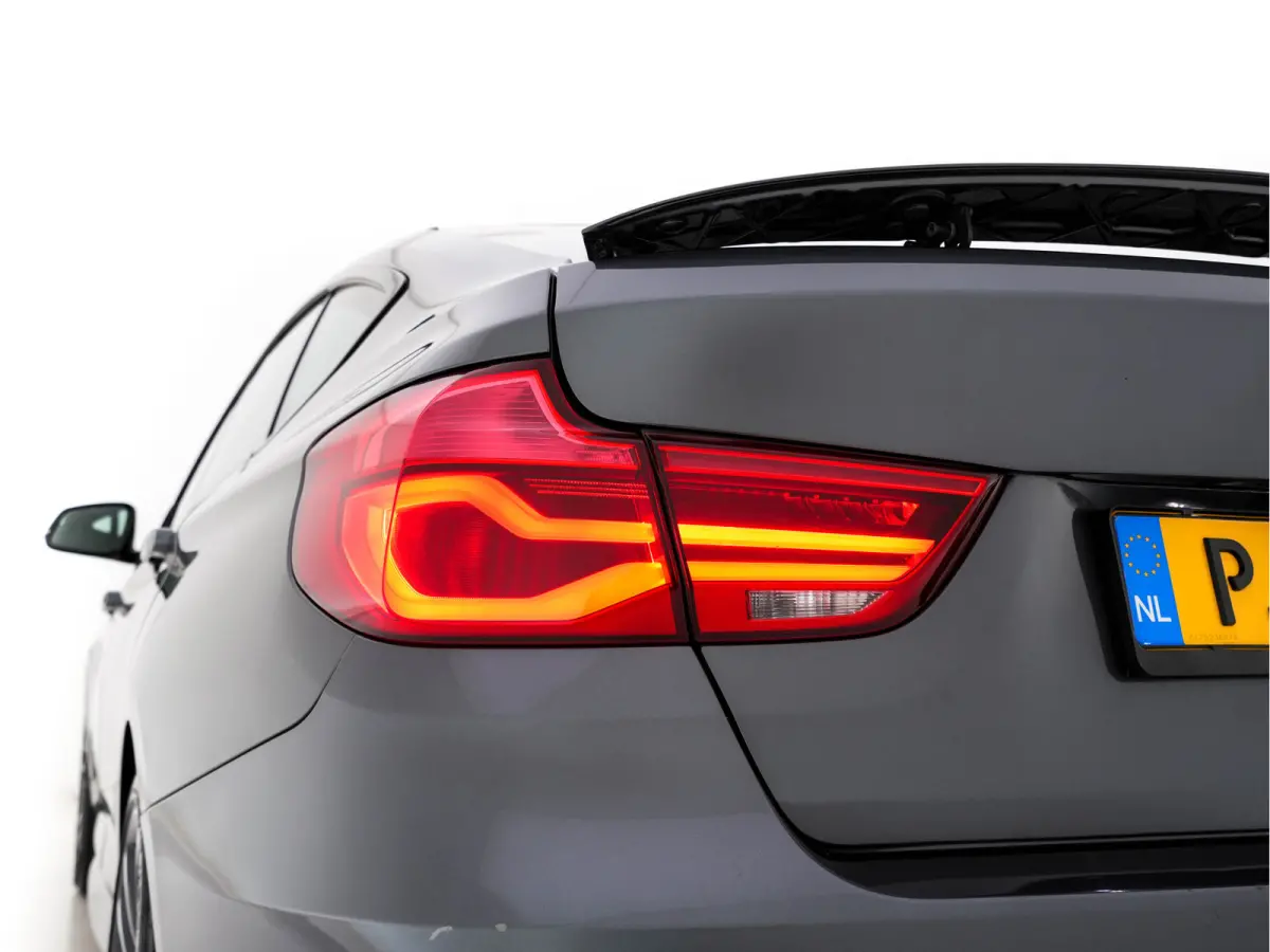 320i M-Sportpack High-Executive Aut. *PANO | LEATHER | FULL-LED | NAVI-FULLMAP | HEATED-SPORTSEATS | HIFI-SOUND | SHIFTPADDLES | ECC | PDC | CRUISE | 19''ALU*