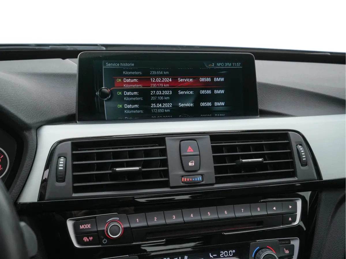320i M-Sportpack High-Executive Aut. *PANO | LEATHER | FULL-LED | NAVI-FULLMAP | HEATED-SPORTSEATS | HIFI-SOUND | SHIFTPADDLES | ECC | PDC | CRUISE | 19''ALU*