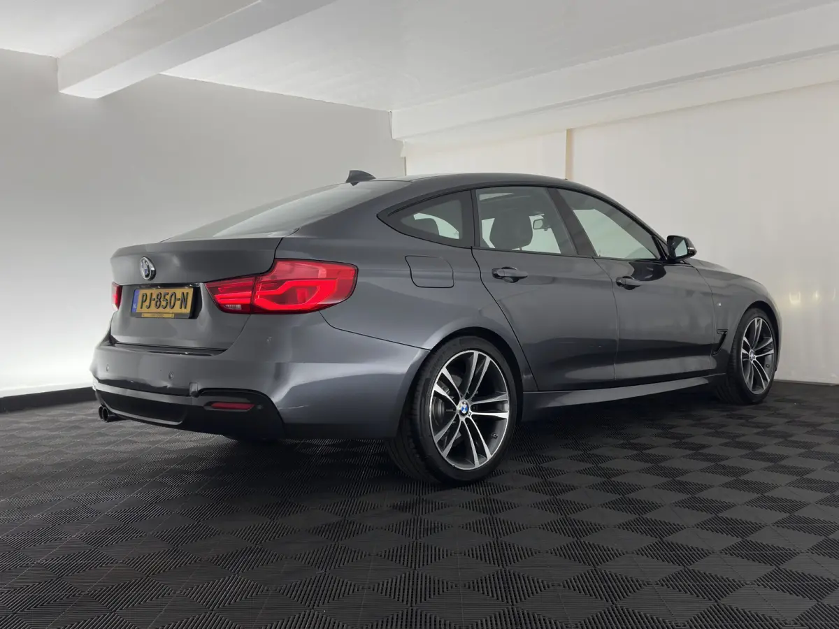 320i M-Sportpack High-Executive Aut. *PANO | LEATHER | FULL-LED | NAVI-FULLMAP | HEATED-SPORTSEATS | HIFI-SOUND | SHIFTPADDLES | ECC | PDC | CRUISE | 19''ALU*