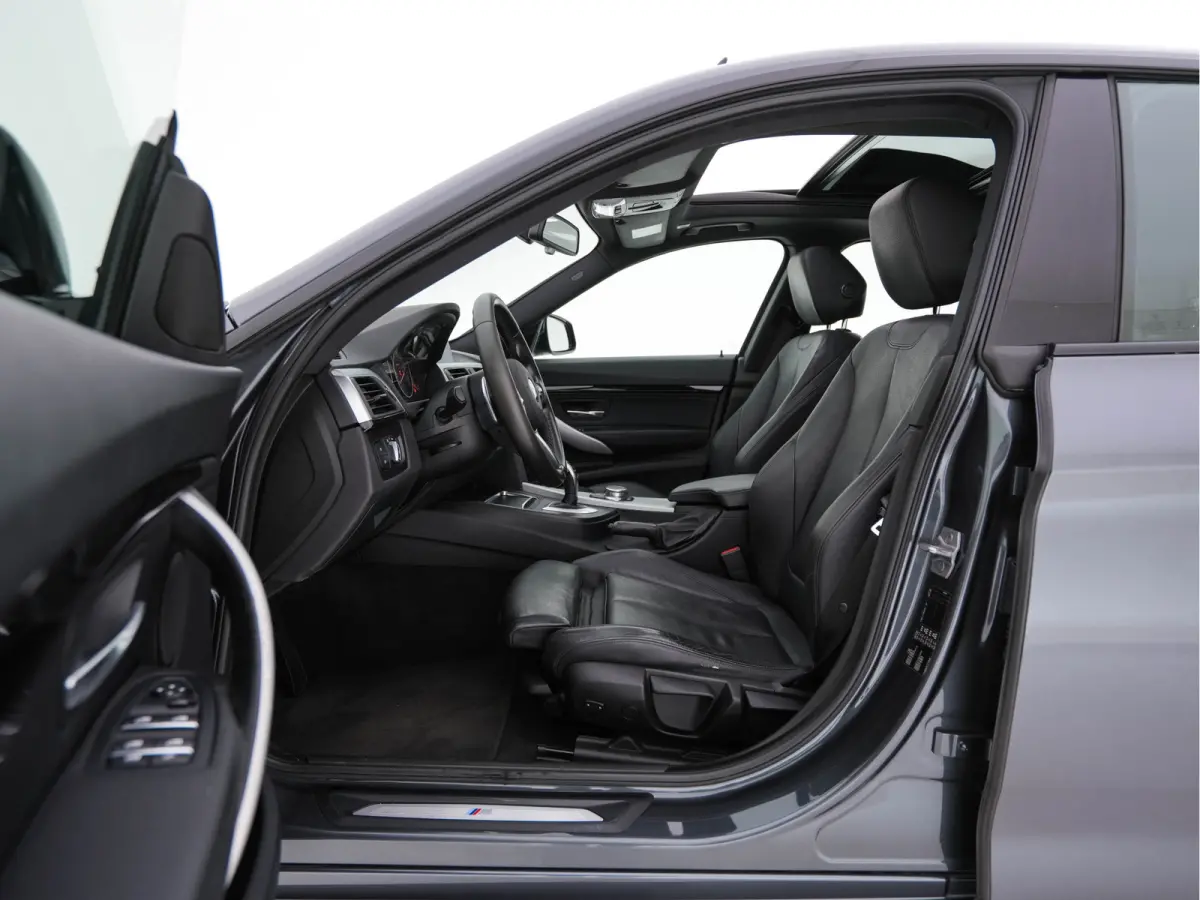 320i M-Sportpack High-Executive Aut. *PANO | LEATHER | FULL-LED | NAVI-FULLMAP | HEATED-SPORTSEATS | HIFI-SOUND | SHIFTPADDLES | ECC | PDC | CRUISE | 19''ALU*