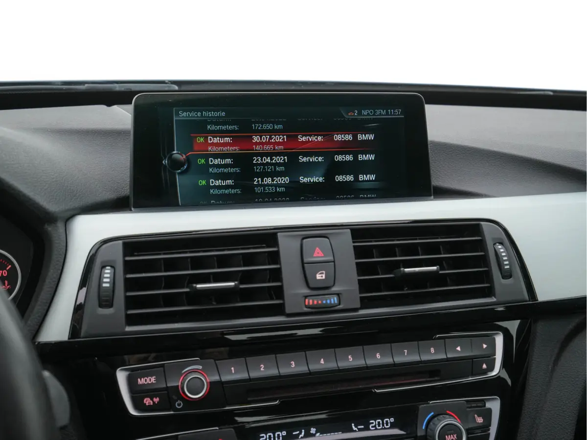 320i M-Sportpack High-Executive Aut. *PANO | LEATHER | FULL-LED | NAVI-FULLMAP | HEATED-SPORTSEATS | HIFI-SOUND | SHIFTPADDLES | ECC | PDC | CRUISE | 19''ALU*