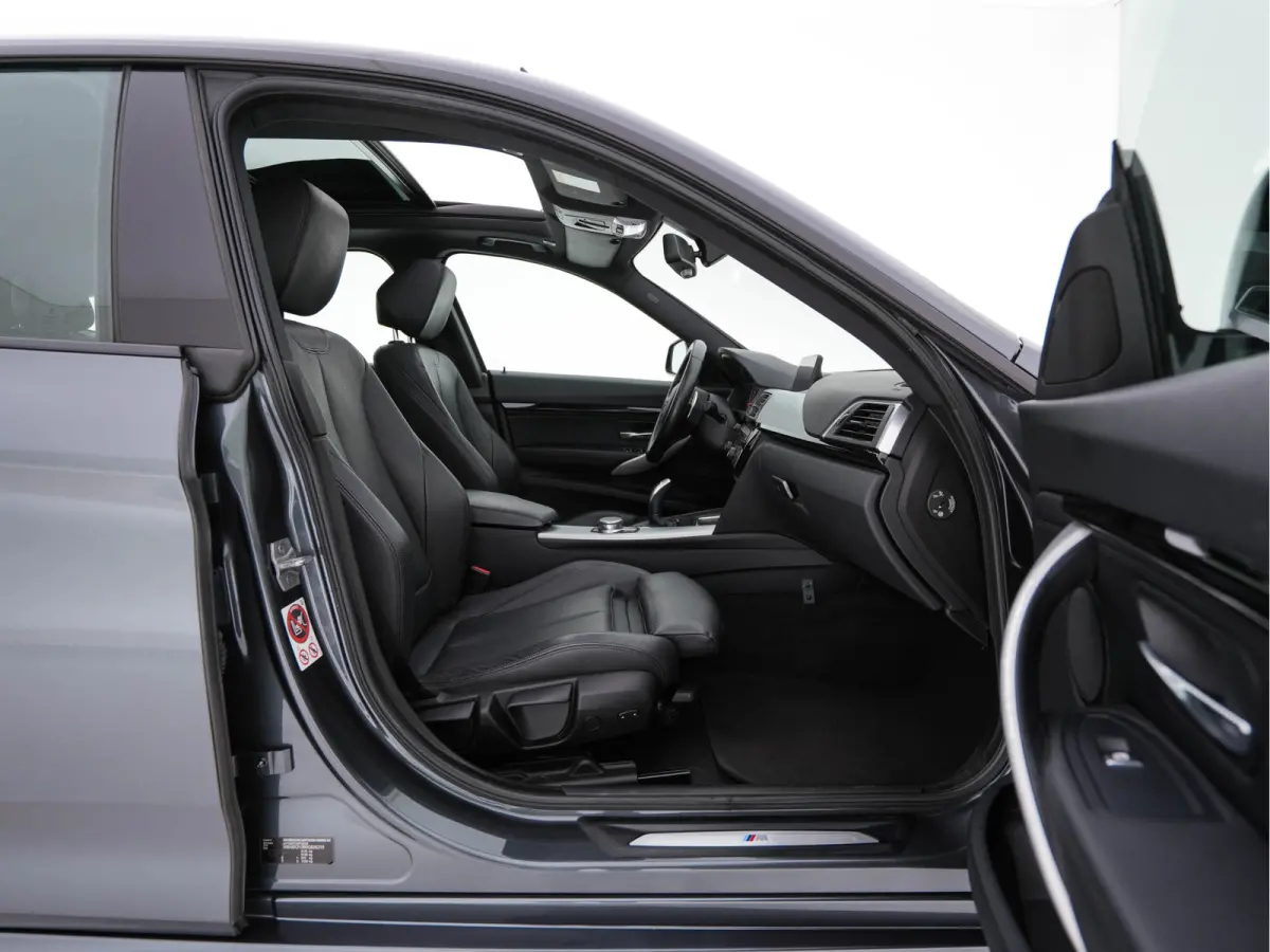 320i M-Sportpack High-Executive Aut. *PANO | LEATHER | FULL-LED | NAVI-FULLMAP | HEATED-SPORTSEATS | HIFI-SOUND | SHIFTPADDLES | ECC | PDC | CRUISE | 19''ALU*