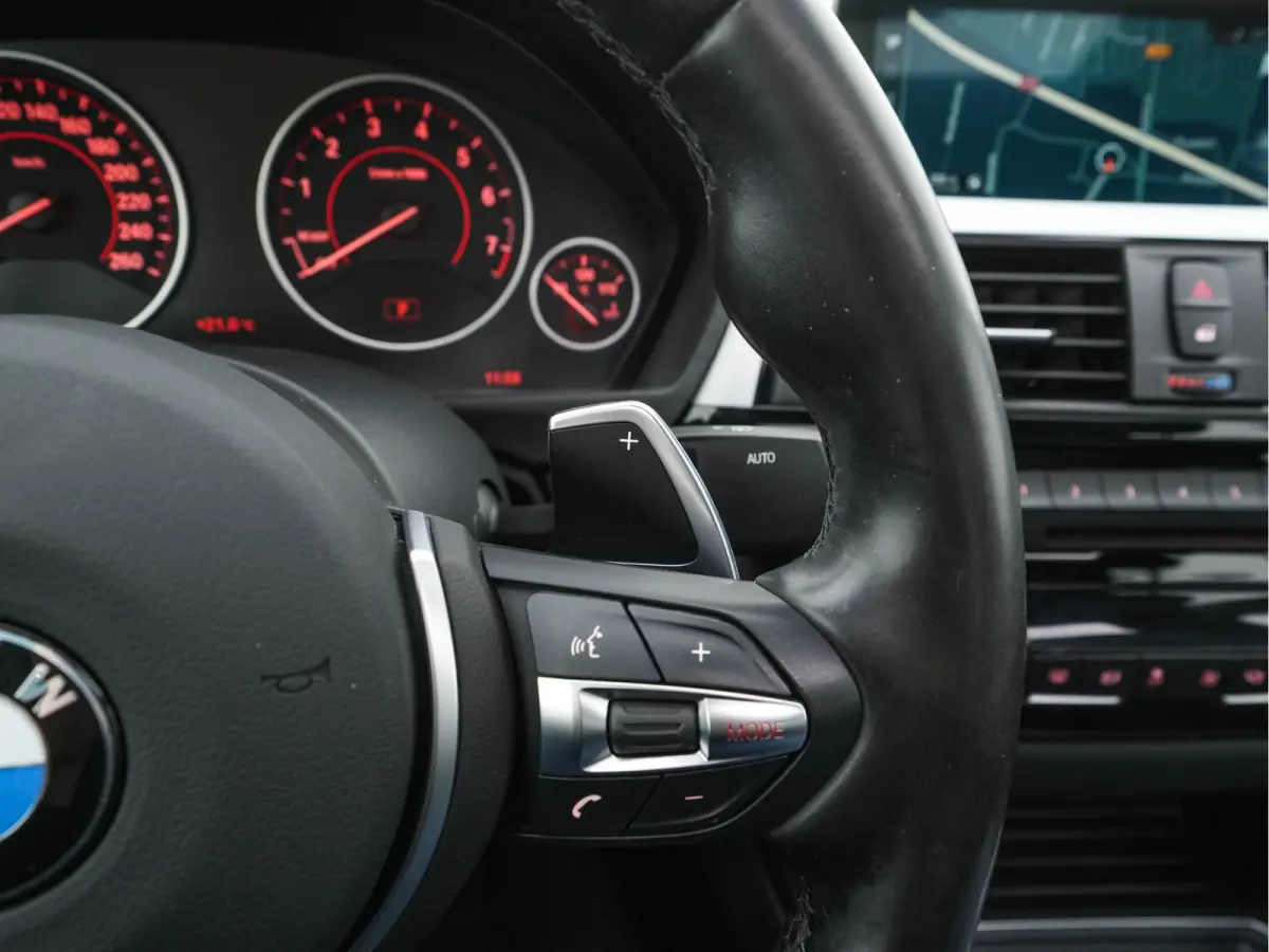 320i M-Sportpack High-Executive Aut. *PANO | LEATHER | FULL-LED | NAVI-FULLMAP | HEATED-SPORTSEATS | HIFI-SOUND | SHIFTPADDLES | ECC | PDC | CRUISE | 19''ALU*