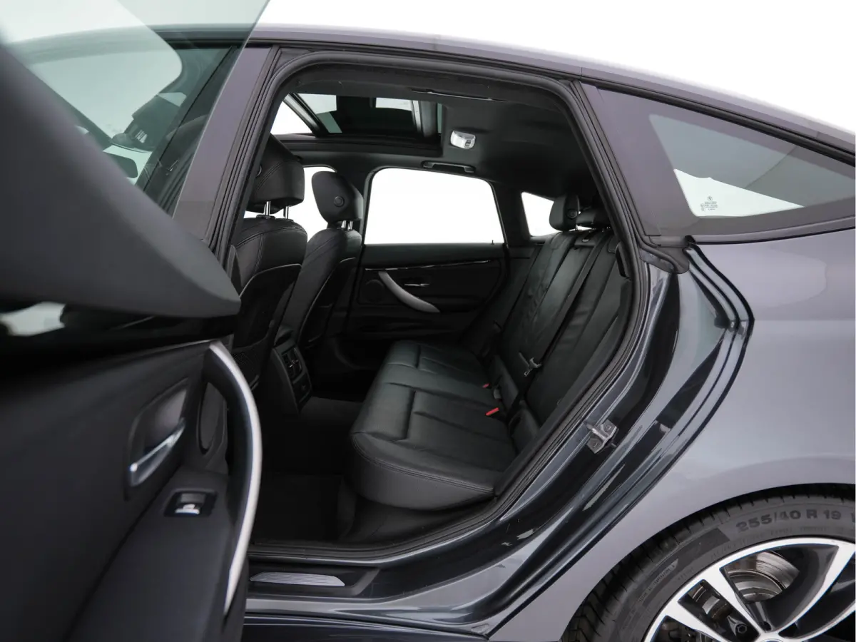 320i M-Sportpack High-Executive Aut. *PANO | LEATHER | FULL-LED | NAVI-FULLMAP | HEATED-SPORTSEATS | HIFI-SOUND | SHIFTPADDLES | ECC | PDC | CRUISE | 19''ALU*