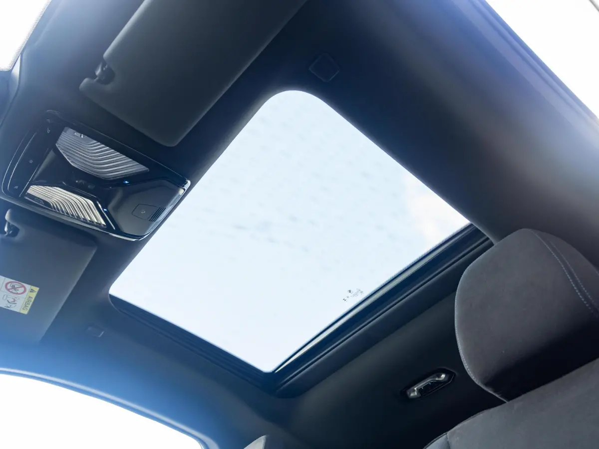 220i | M Sportpakket Pro | Schuif-/kanteldak | Comfort Access | HiFi System