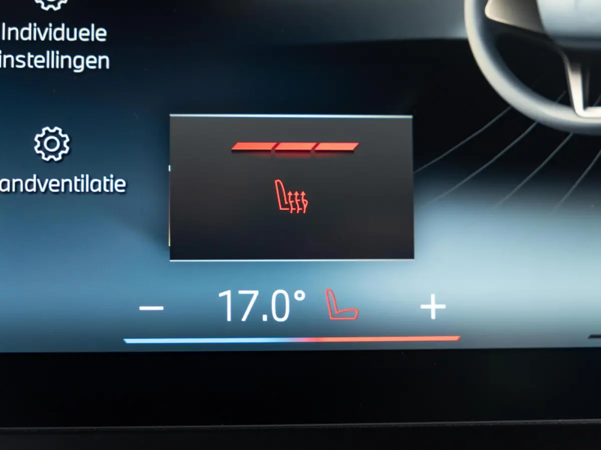 220i | M Sportpakket Pro | Schuif-/kanteldak | Comfort Access | HiFi System