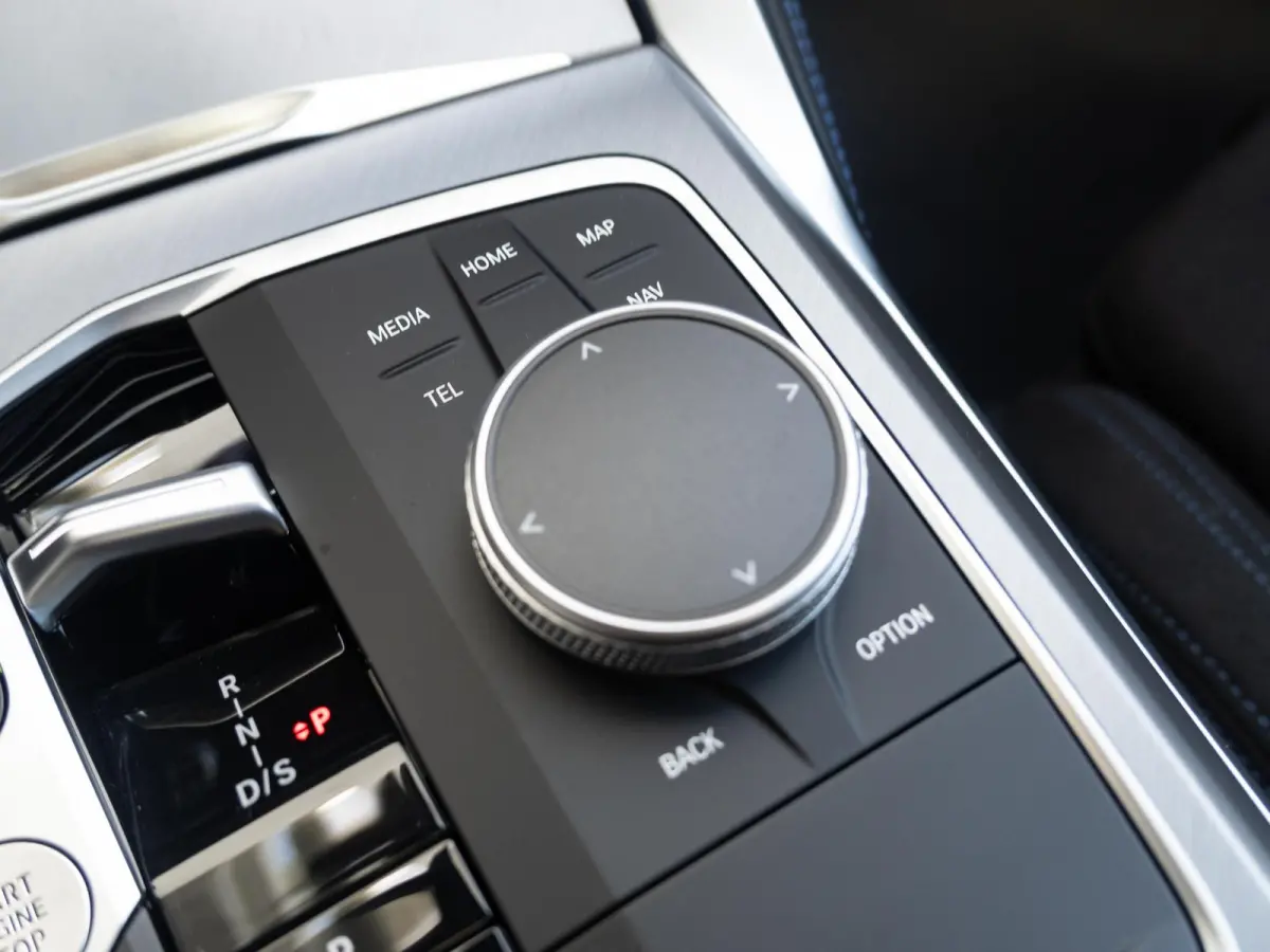 220i | M Sportpakket Pro | Schuif-/kanteldak | Comfort Access | HiFi System
