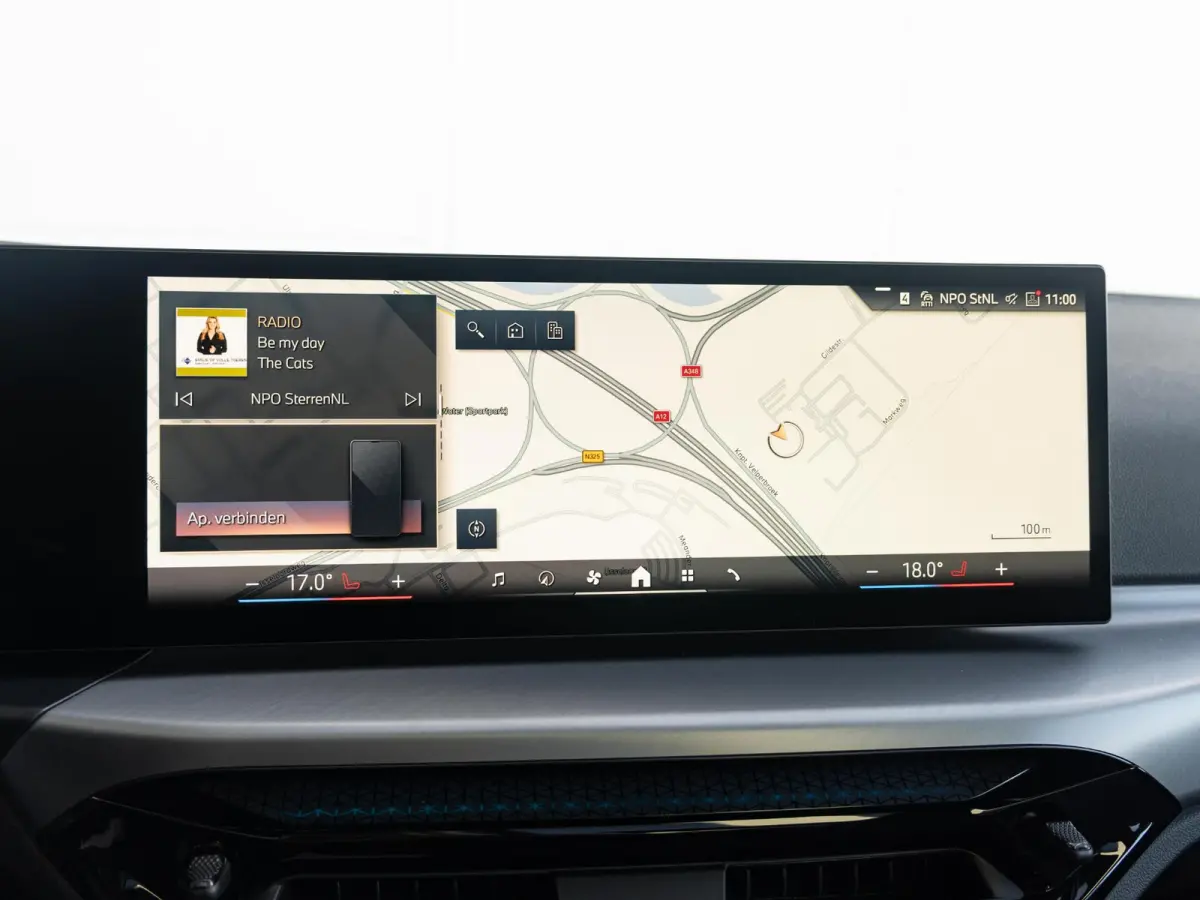 220i | M Sportpakket Pro | Schuif-/kanteldak | Comfort Access | HiFi System