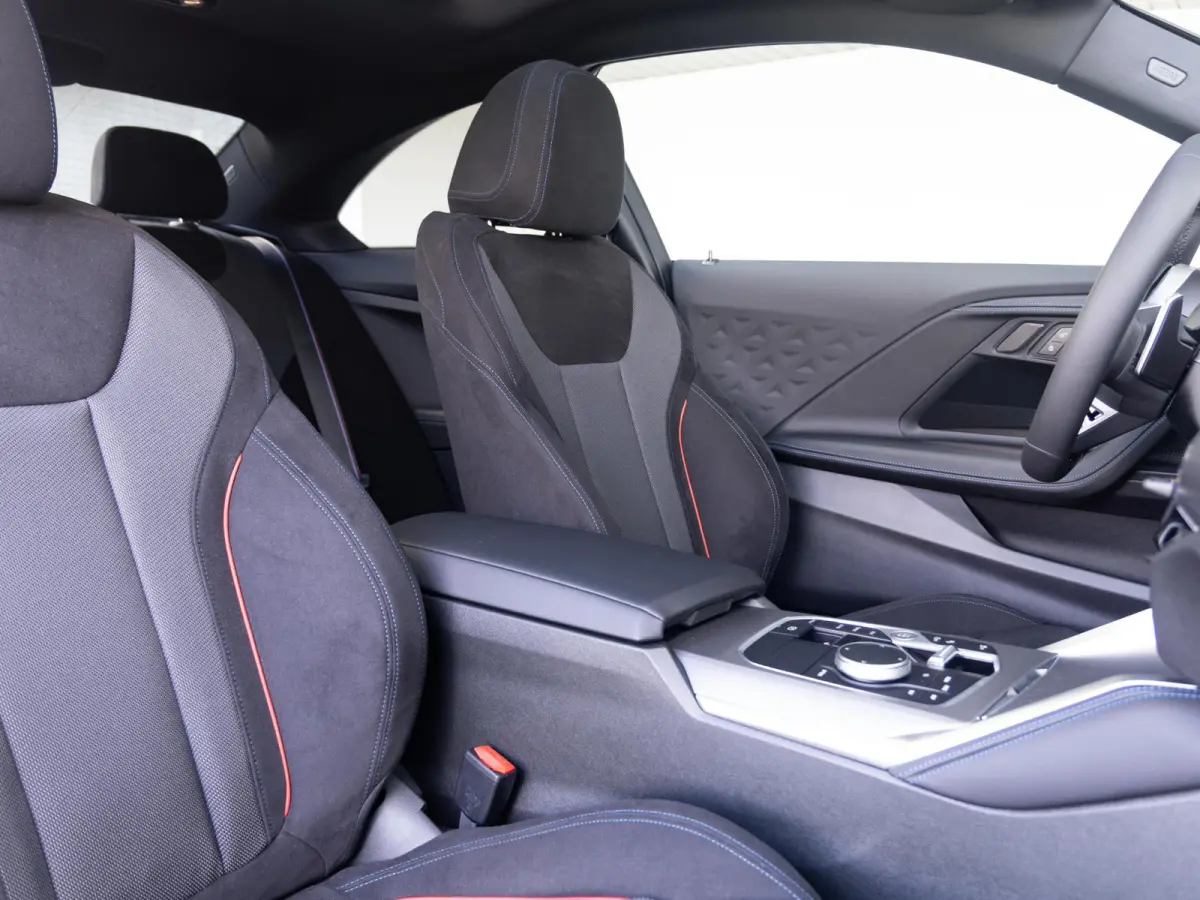 220i | M Sportpakket Pro | Schuif-/kanteldak | Comfort Access | HiFi System