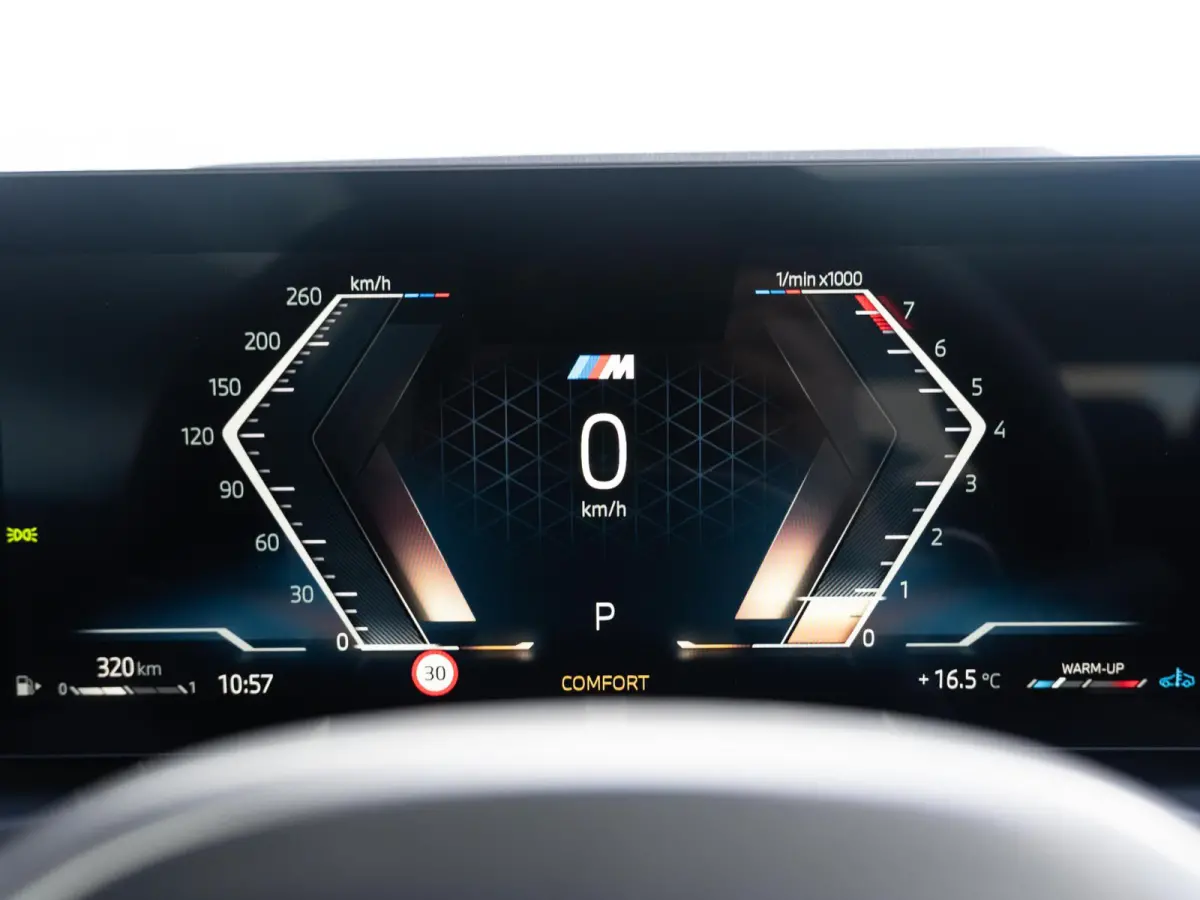 220i | M Sportpakket Pro | Schuif-/kanteldak | Comfort Access | HiFi System