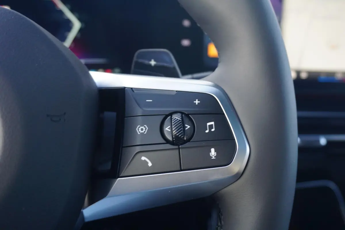 220i | M Sportpakket | Panoramadak | Trekhaak | Harman Kardon | Driving Assistant