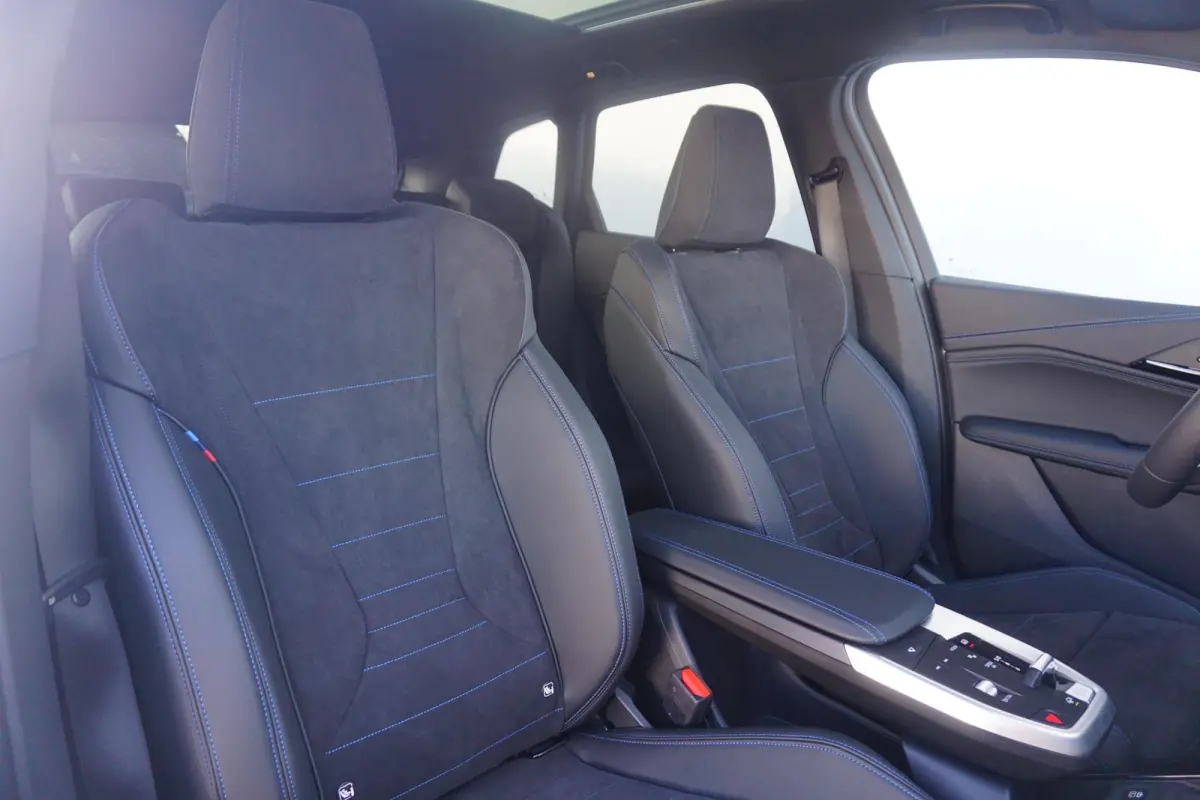 220i | M Sportpakket | Panoramadak | Trekhaak | Harman Kardon | Driving Assistant