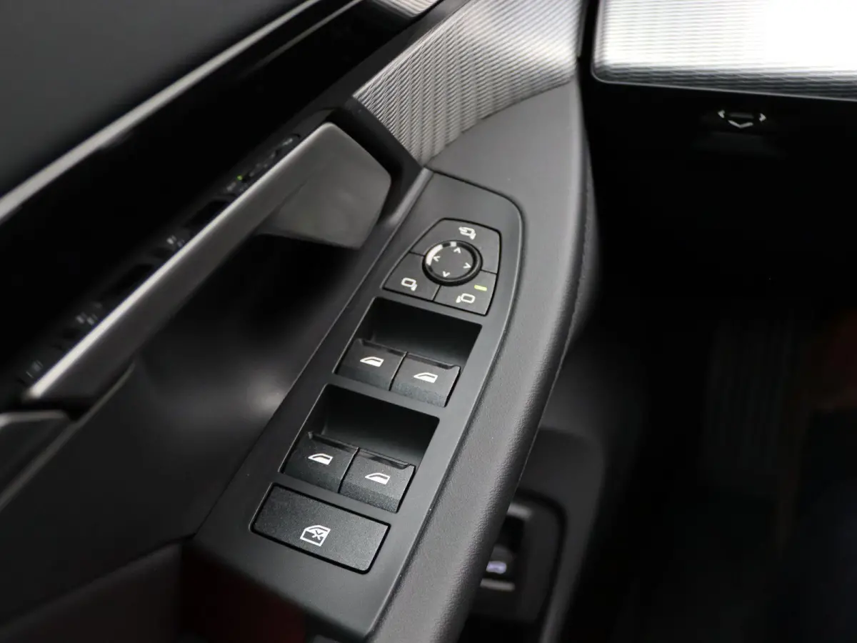 520i | M Sportpakket | Panoramadak | Harman Kardon | Trekhaak | Driving Assistant Plus