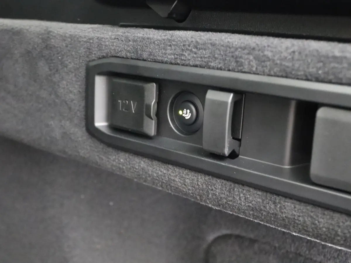 520i | M Sportpakket | Panoramadak | Harman Kardon | Trekhaak | Driving Assistant Plus