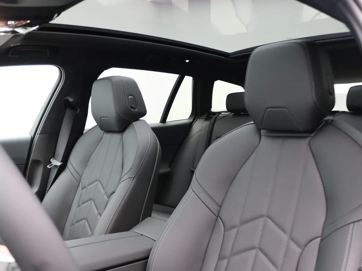520i | M Sportpakket | Panoramadak | Harman Kardon | Trekhaak | Driving Assistant Plus