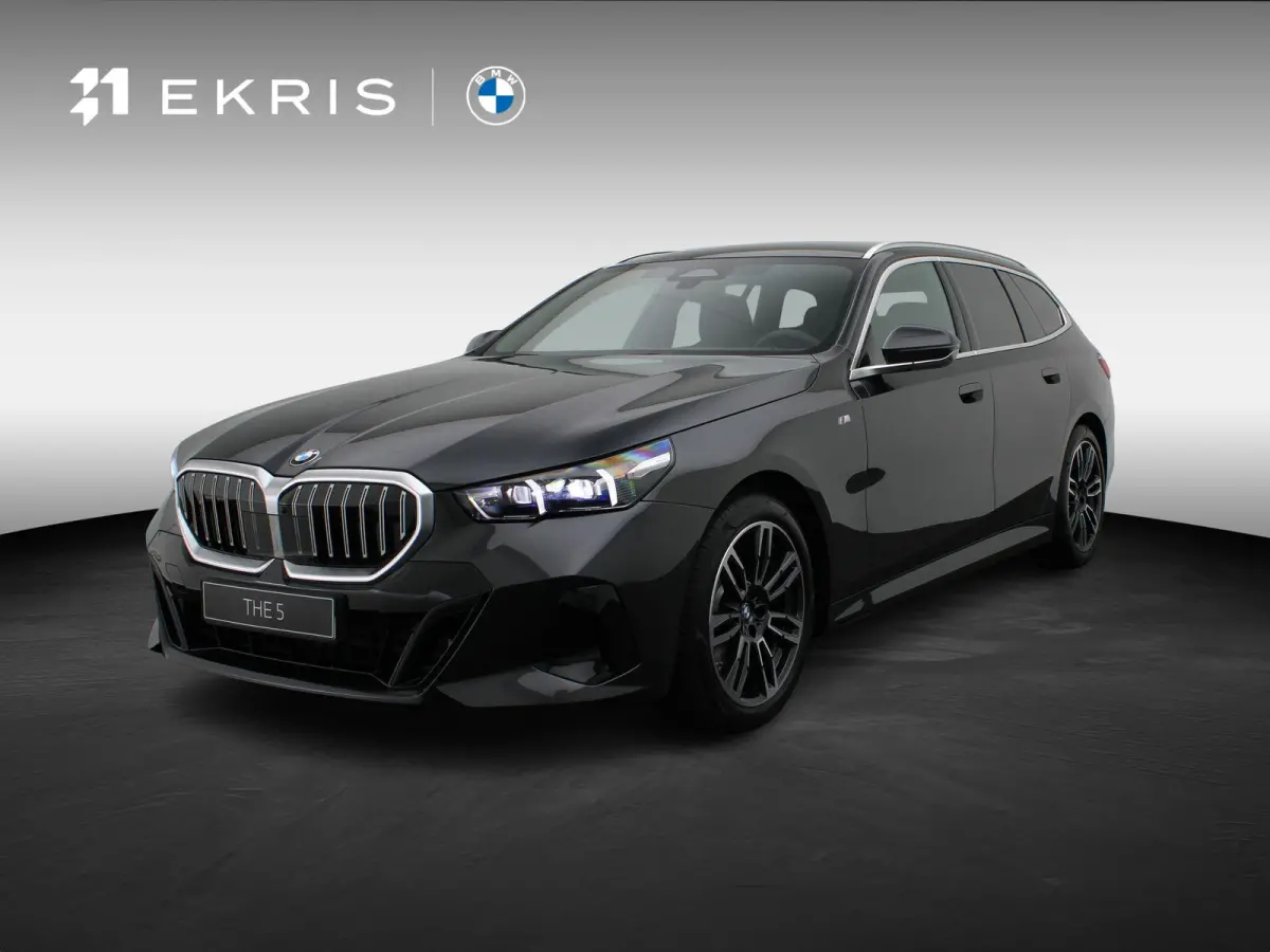 520i | M Sportpakket | Panoramadak | Harman Kardon | Trekhaak | Driving Assistant Plus