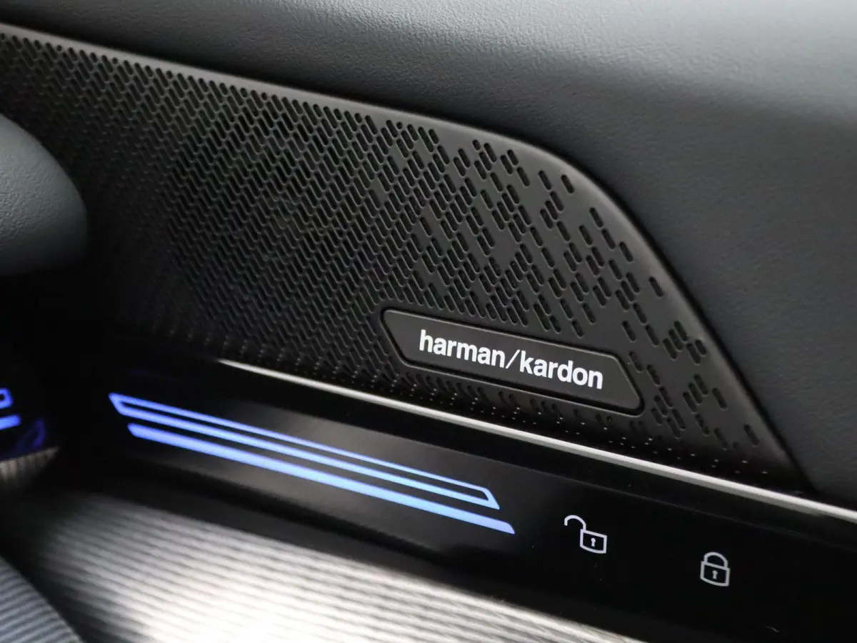 520i | M Sportpakket | Panoramadak | Harman Kardon | Trekhaak | Driving Assistant Plus