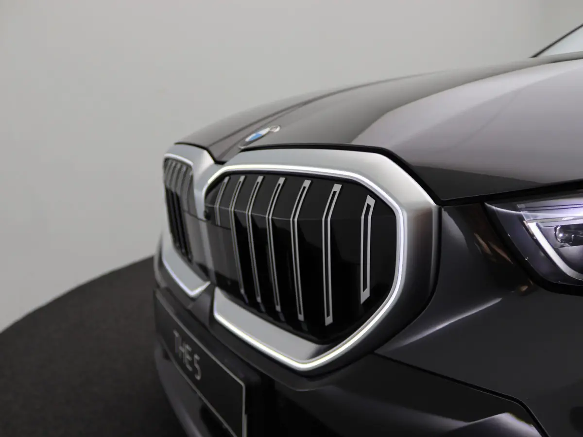 520i | M Sportpakket | Panoramadak | Harman Kardon | Trekhaak | Driving Assistant Plus