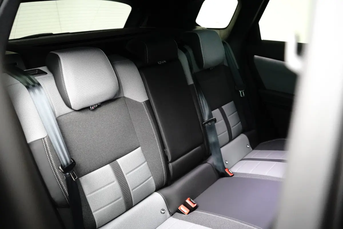 1.6 Turbo Plug-in-Hybrid GS | Afneembare trekhaak | Panoramadak | Navigatie | Matrix LED | Winterpakket |