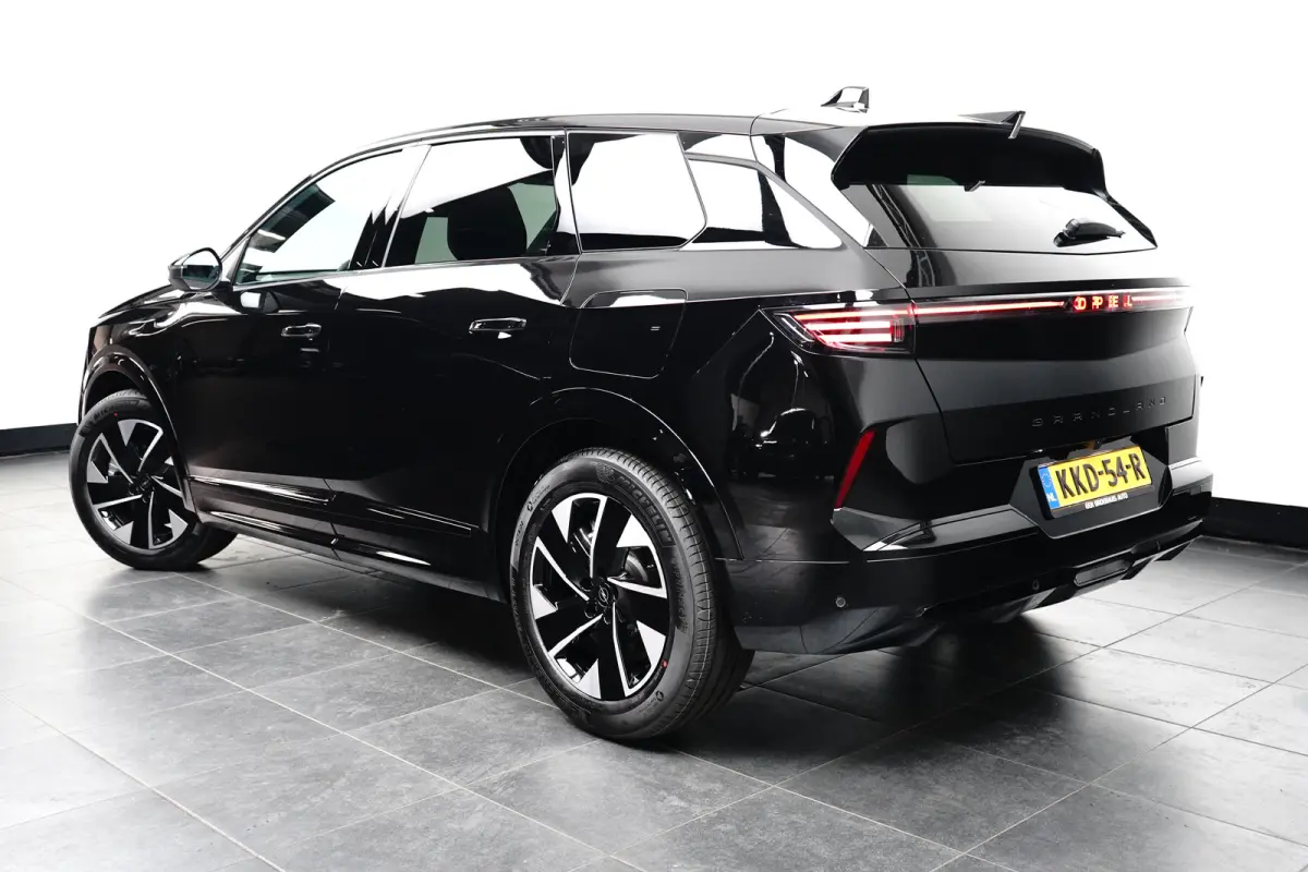 1.6 Turbo Plug-in-Hybrid GS | Afneembare trekhaak | Panoramadak | Navigatie | Matrix LED | Winterpakket |
