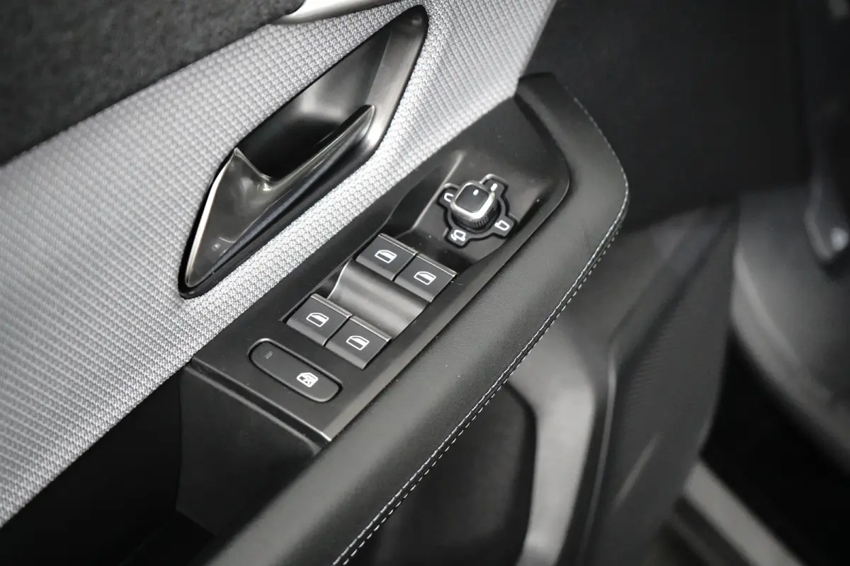 1.6 Turbo Plug-in-Hybrid GS | Afneembare trekhaak | Panoramadak | Navigatie | Matrix LED | Winterpakket |