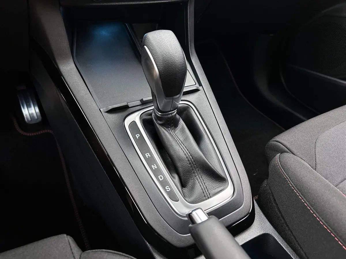 1.0 EcoBoost ST-Line | NIEUW UIT VOORRAAD | €5.000,- Korting | Ford Options 0,99% | Winter Pack | 4-Season Banden | Camera