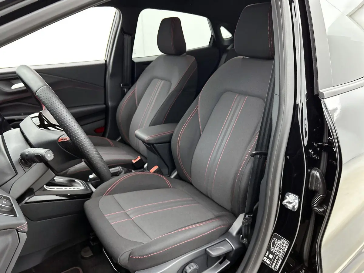 1.0 EcoBoost ST-Line | NIEUW UIT VOORRAAD | €5.000,- Korting | Ford Options 0,99% | Winter Pack | 4-Season Banden | Camera
