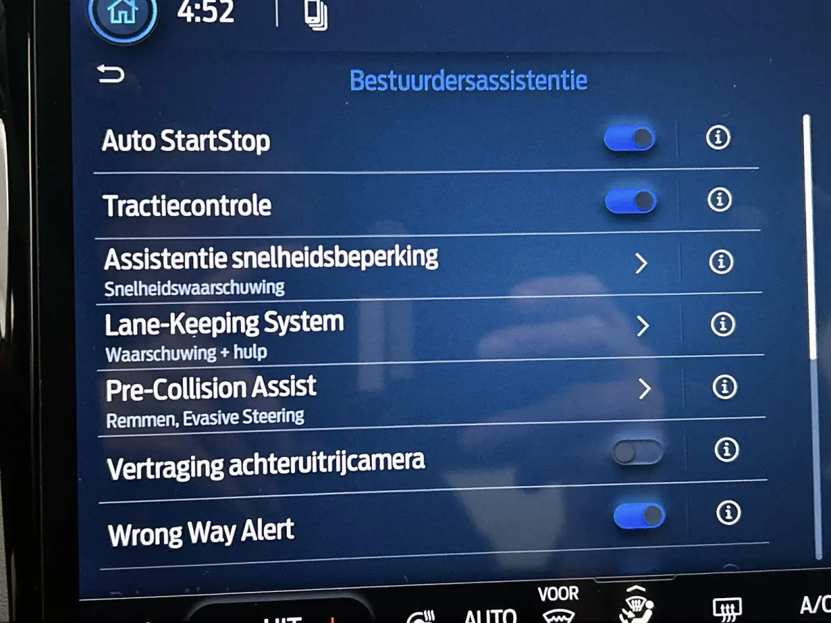 1.0 EcoBoost ST-Line | NIEUW UIT VOORRAAD | €5.000,- Korting | Ford Options 0,99% | Winter Pack | 4-Season Banden | Camera