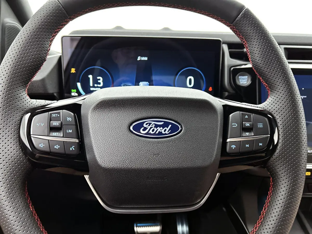 1.0 EcoBoost ST-Line | NIEUW UIT VOORRAAD | €5.000,- Korting | Ford Options 0,99% | Winter Pack | 4-Season Banden | Camera
