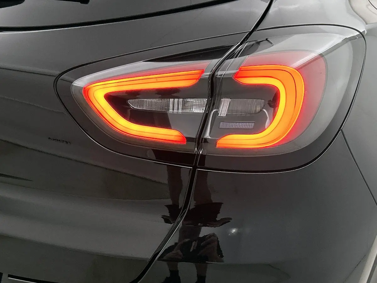 1.0 EcoBoost ST-Line | NIEUW UIT VOORRAAD | €5.000,- Korting | Ford Options 0,99% | Winter Pack | 4-Season Banden | Camera