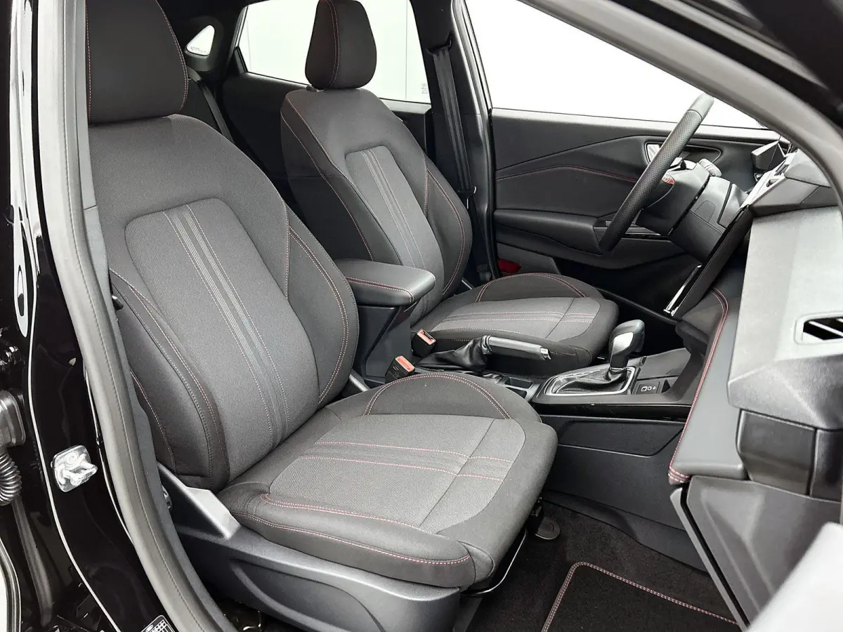 1.0 EcoBoost ST-Line | NIEUW UIT VOORRAAD | €5.000,- Korting | Ford Options 0,99% | Winter Pack | 4-Season Banden | Camera