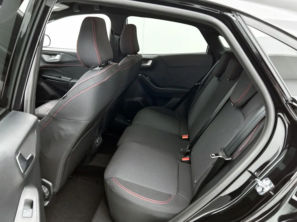 1.0 EcoBoost ST-Line | NIEUW UIT VOORRAAD | €5.000,- Korting | Ford Options 0,99% | Winter Pack | 4-Season Banden | Camera