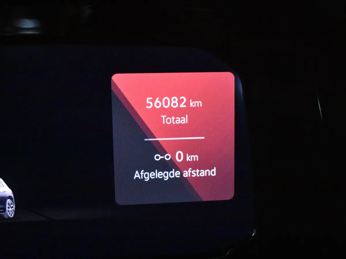 1.4 eHybrid GTE 245PK DSG/AUTO | DCC Adaptive Onderstel | App connect | Stoel/stuurverwarming | SOH 97% | DAB | LED | Parkeersensoren voor/achter | Cruise control adapt | 18" LMV