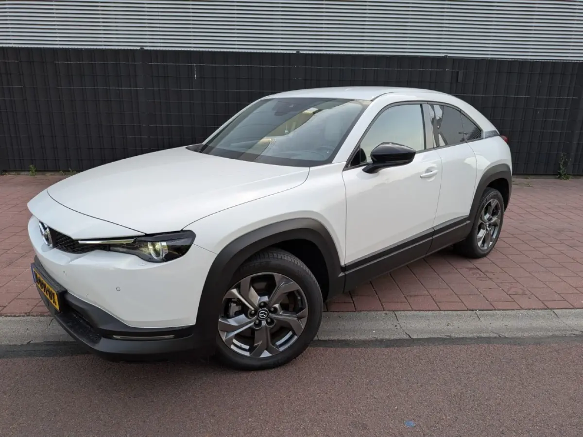 e-SkyActiv 145 First Edition 36 kWh