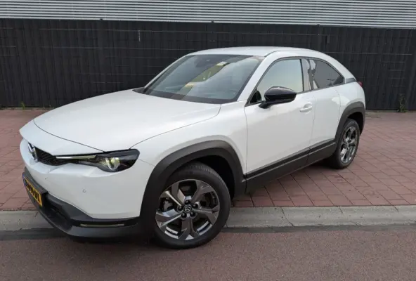 e-SkyActiv 145 First Edition 36 kWh