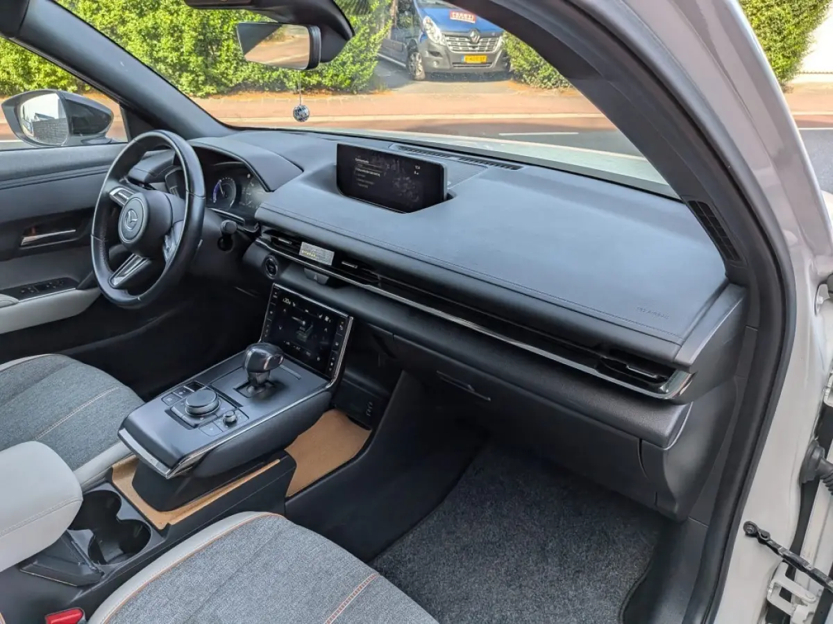 e-SkyActiv 145 First Edition 36 kWh